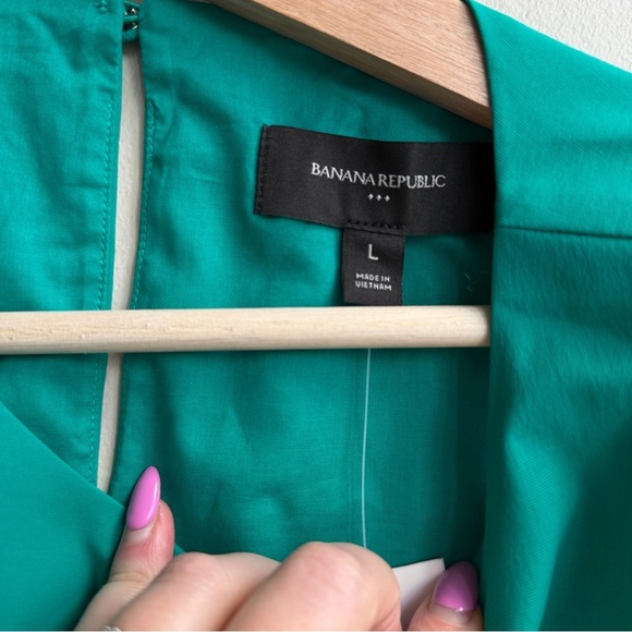 Banana Republic Vibrant Green Bubble-Hem Cropped Top - Picture 4 of 10